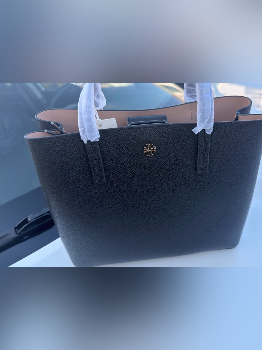 Tory Burch Black Pebbled Leather Crossbody Tote with Gold Logo - Picture 2 of 6
